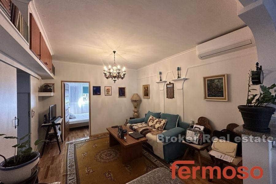 2043-93-005-2043-93-Split-center-two-bedroom-apartment-for-rent