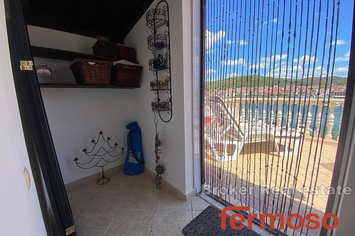 007-2044-08-Vodice-Stone-house-first-row-to-the-sea-for-sale