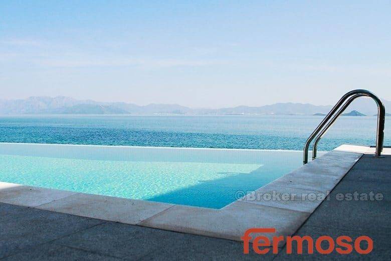 4362-30-4362-30-peljesac-house-sea-front-005