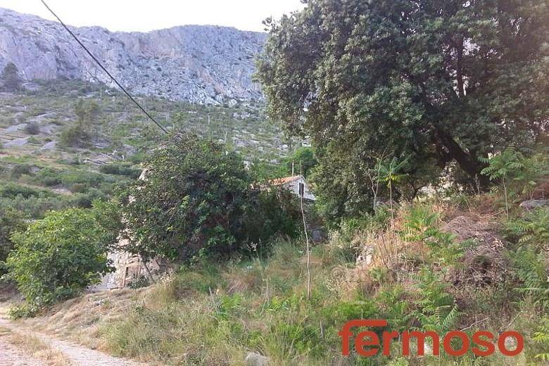 2016-42-05-2016-42-Hvar-land-sea-view