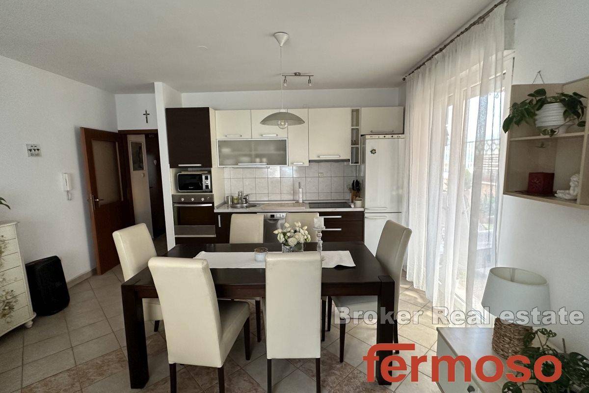 003-2045-26-Split-Two-bedroom-apartmen-in-an-ideal-location-for-sale