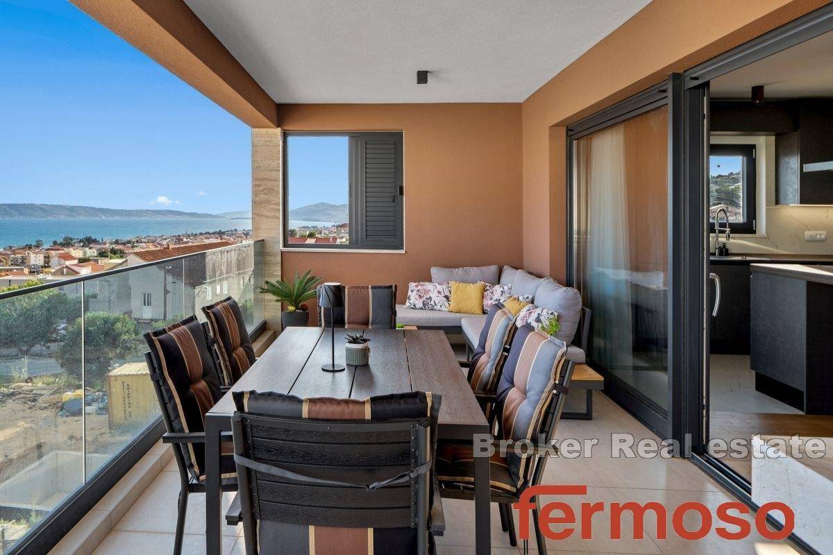 007-2022-418-Kastela-Luxury-penthouse-with-a-panoramic-view-of-the-sea-for-sale