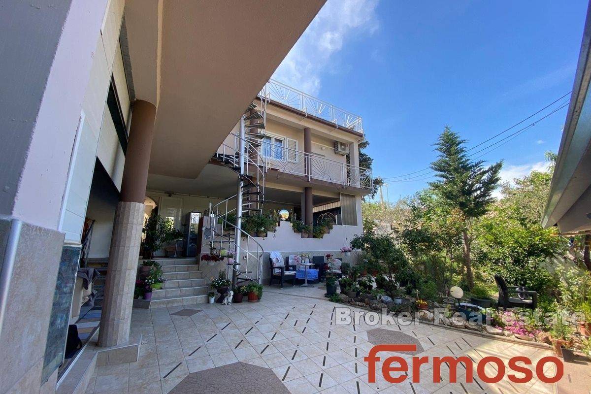 011-2031-119-Trogir-House-with-a-sea-view-for-sale-2