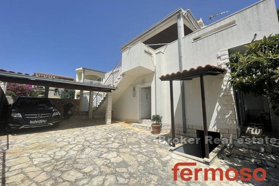 5105-30-002-5105-30-Rogoznica-house-near-the-sea-for-sale1