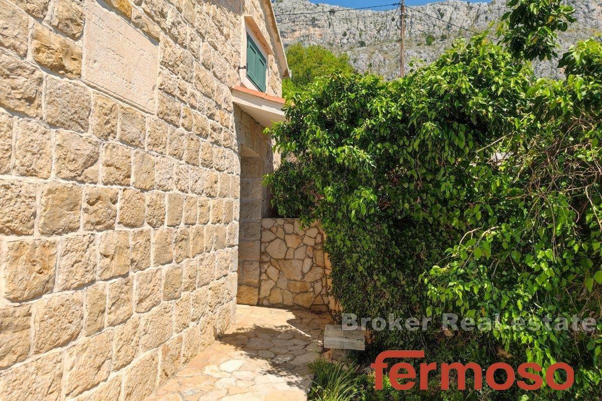 004-2021-375-Omis-Stone-house-with-a-sea-view-for-sale