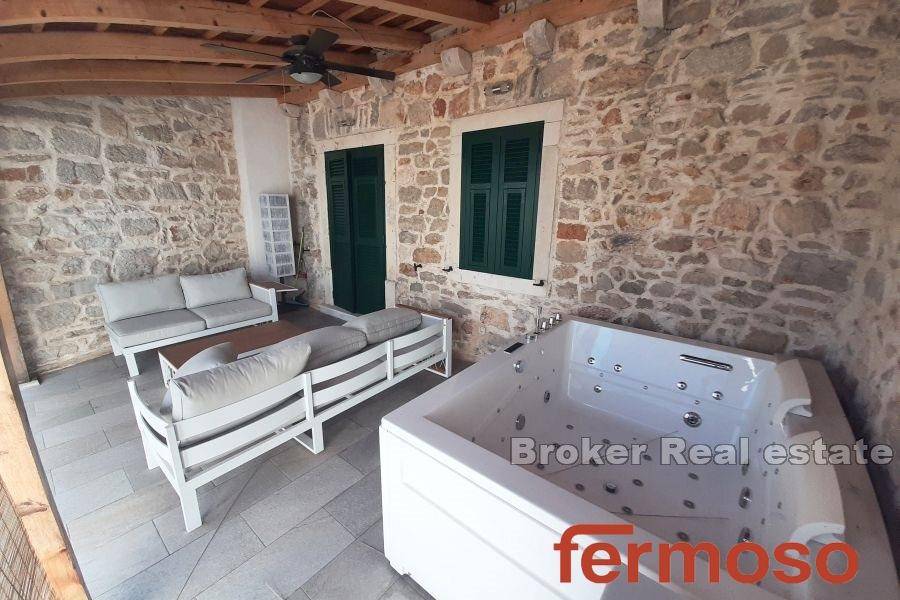 2016-552-009-2016-552-Hvar-renovated-stone-house-with-swimming-pool-for-sale