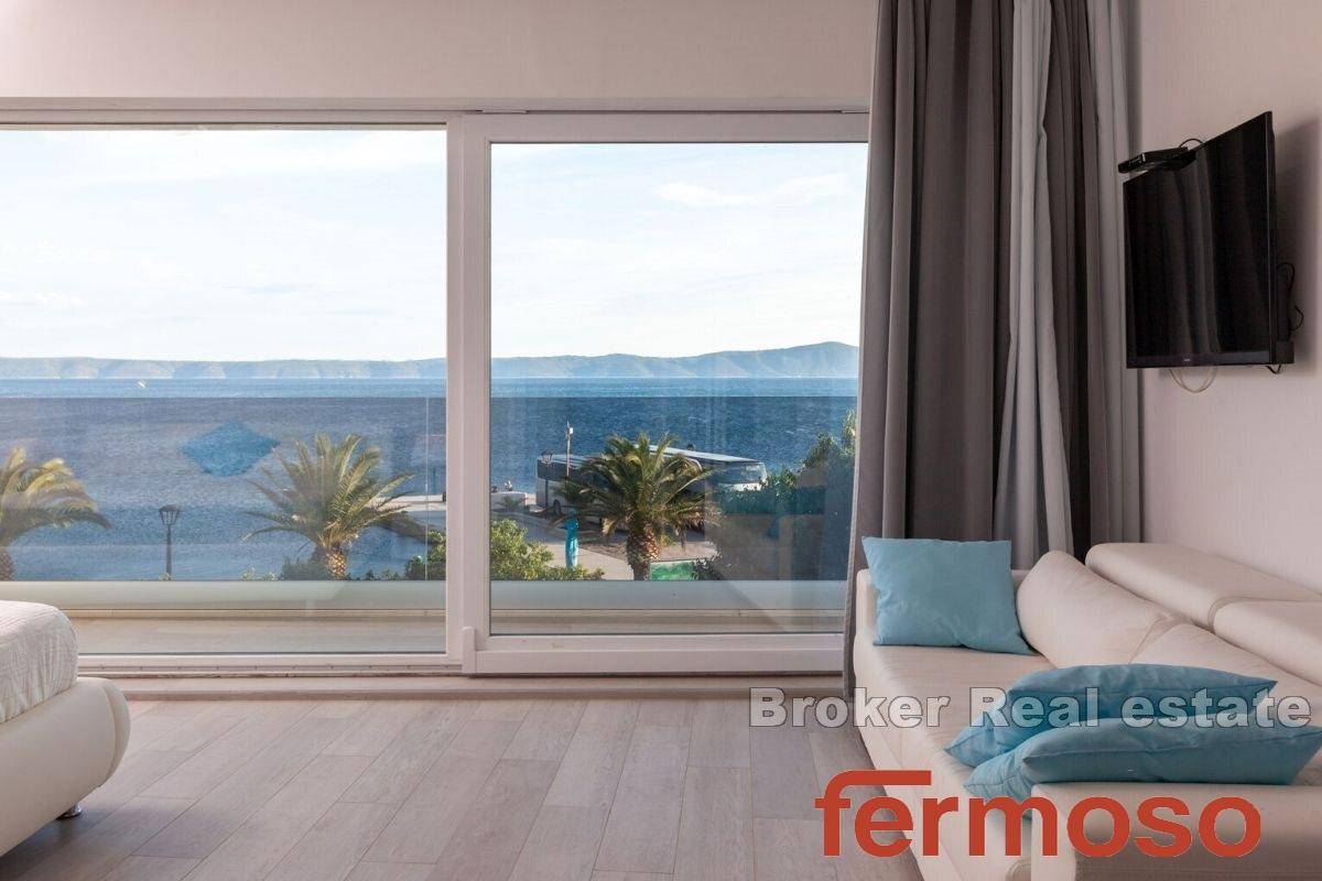 005-2044-17-Makarska-Attractive-villa-for-sale-1