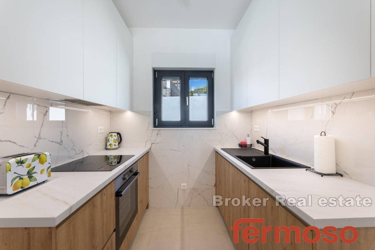 009-2047-17-Trogir-Luxurious-villa-with-three-residental-units-for-sale