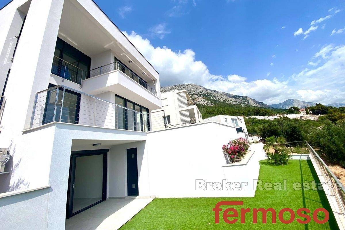 004-2038-84-makarska-villa-with-pool-and-sea-view-for-sale