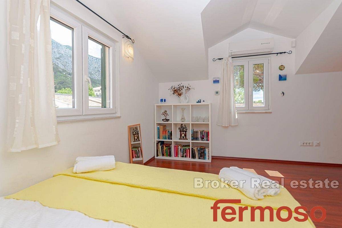 007-2049-01-Omis-Charming-house-in-the-center-for-sale