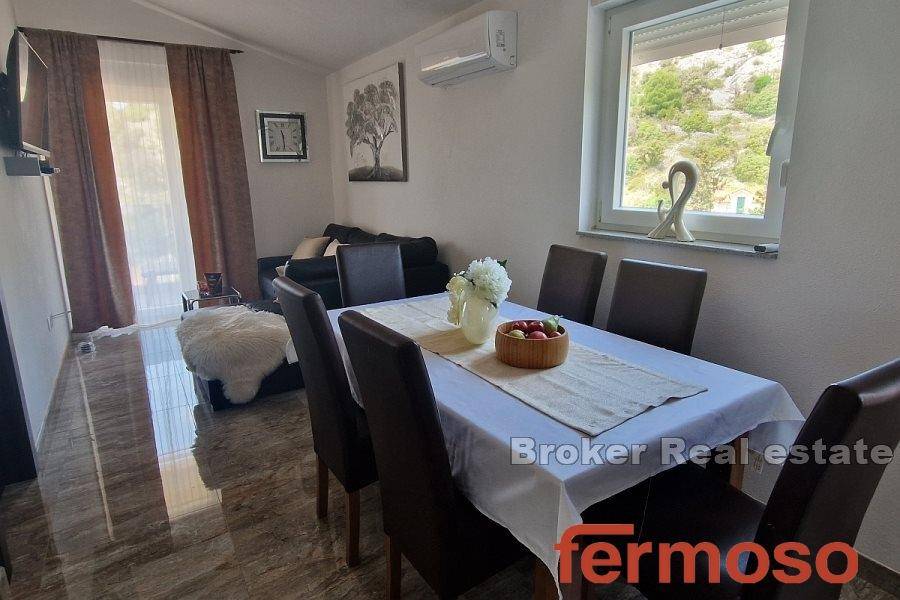 004-2031-144-Rogoznica-Apartment-house-with-sea-view-for-sale