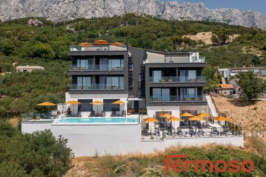 5174-30-002-5174-30-Makarska-property-with-pool-and-sea-view-for-sale