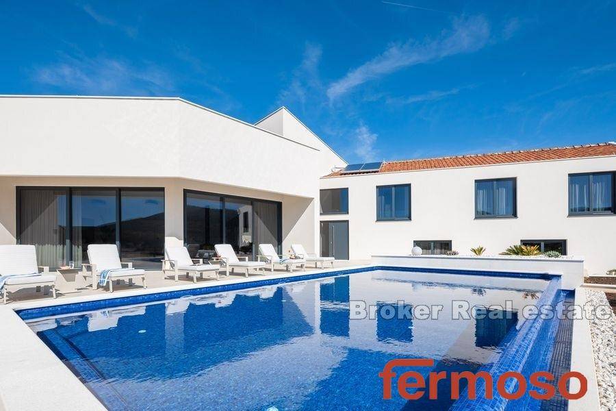 2022-363-005-2022-363-near-trogir-luxury-villa-with-pool-for-sale