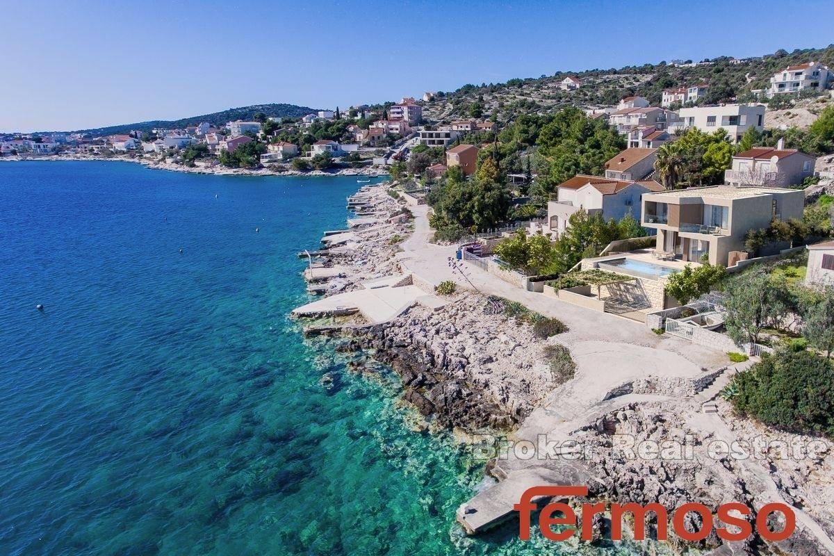 008-2022-400-rogoznica-attractive-villa-first-row-to-the-sea-for-sale