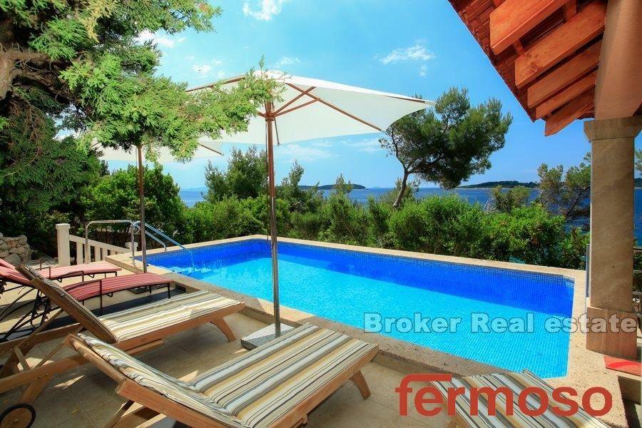 2013-77-05-2013-77-Korcula-villa-seafront-for-sale