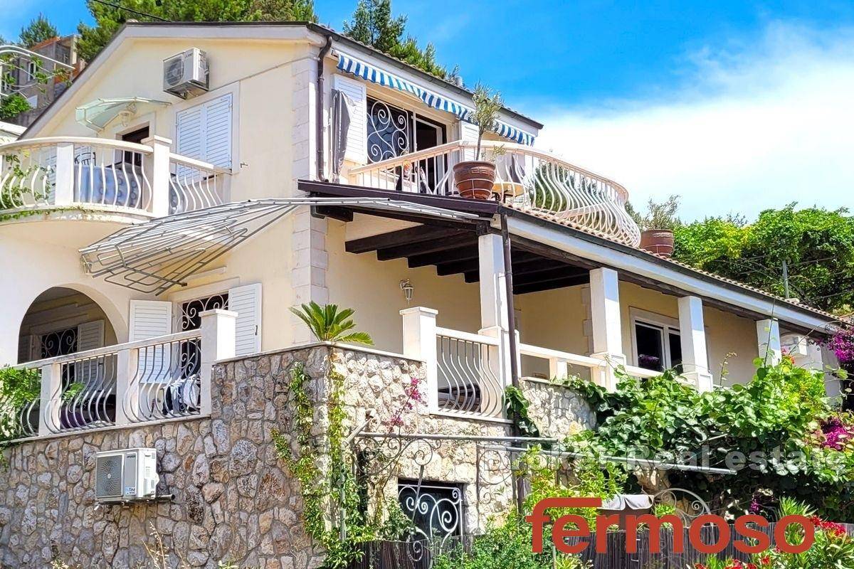 002-2030-50-near-Omis-house-with-sea-view-for-sale