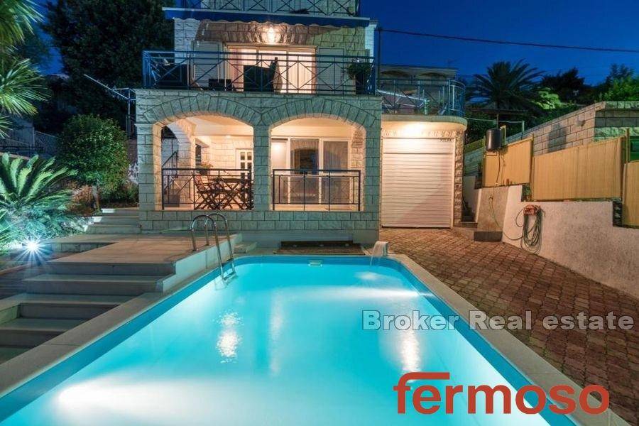 2018-216-014-2018-216-Trogir-house-first-row-to-the-sea-for-sale