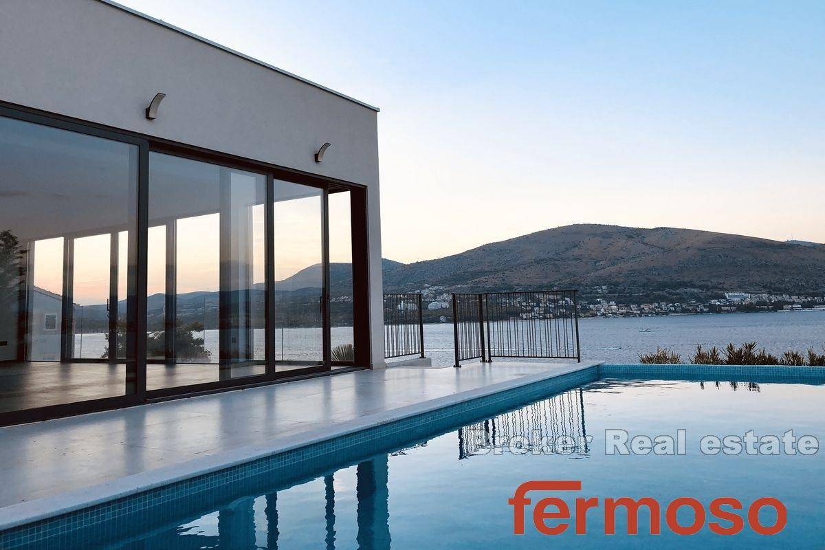 002-5030-30c-Ciovo-newly-built-villa-with-pool-for-sale