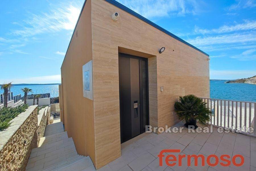 011-2021-259-Zadar-area-house-sea-front-for-sale