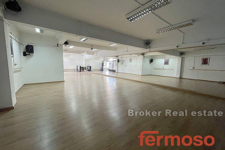 2030-52-002-2030-52-Split-area-bussines-space-for-rent