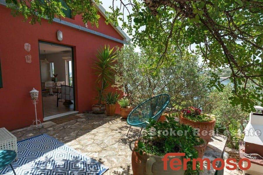 2021-370-005-2021-370-trogir-house-first-row-to-the-sea-for-sale