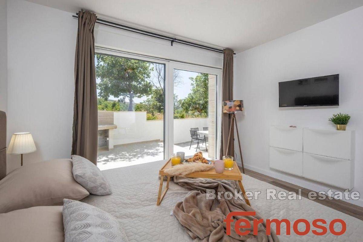 010-2018-255-Zadar-Modern-house-with-two-apartments-with-a-sea-view-for-sale