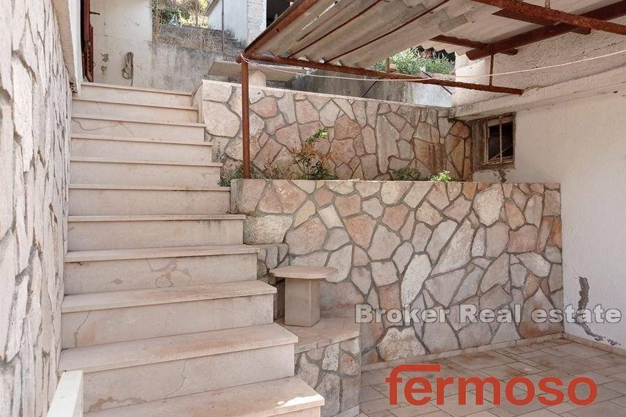 5261-30-002-5261-30-Brac-house-for-renovation-for-sale