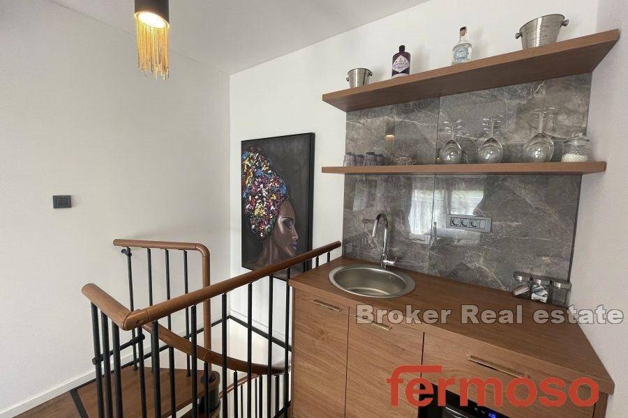 2030-56-006-2030-56-Vodice-Renovated-apartment-in-a-great-location-for-sale