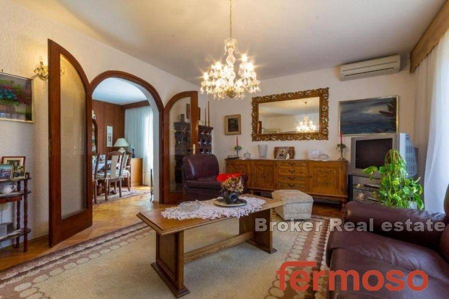 1022-12-005-1022-12-Crikvenica-Detached-house-in-a-quiet-location