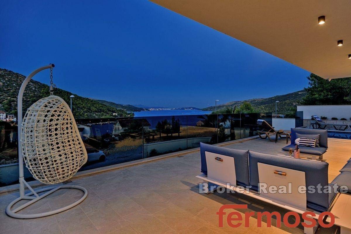 018-2021-385-trogir-luxury-villa-with-sea-view-for-sale