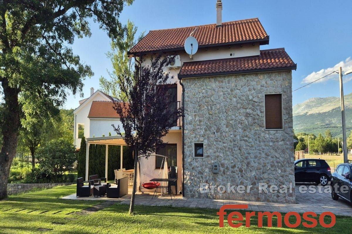 002-2044-18-Knin-Detached-House-by-the-River-with-a-Pool-for-sale