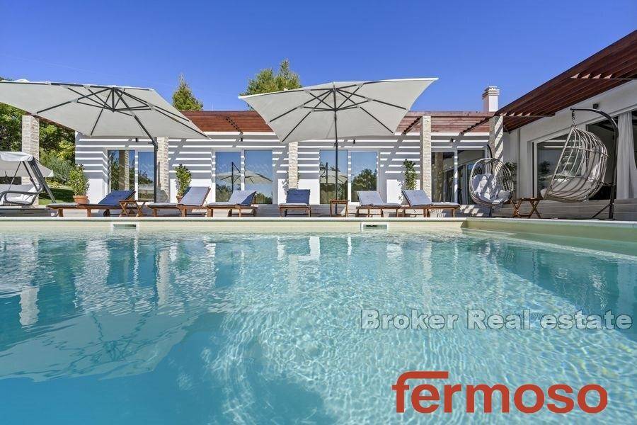 5164-30-003-5164-30-Sibenik-villa-with-pool-for-sale