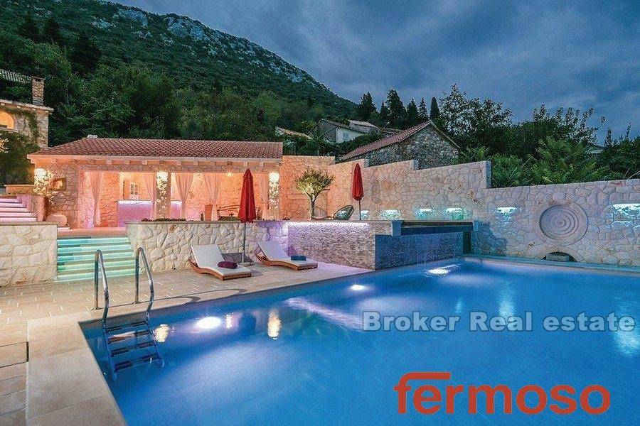 2038-08-002-2038-08-peljesac-autochthonous-stone-villa-for-sale