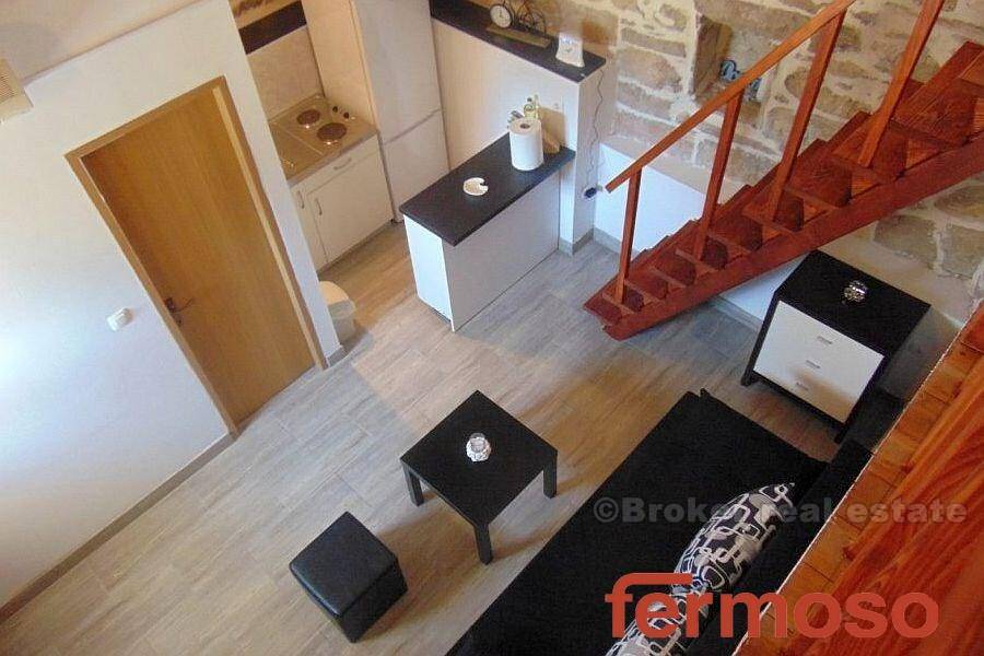 2021-112-05-2021-112-Drvenik-House-For-Sale