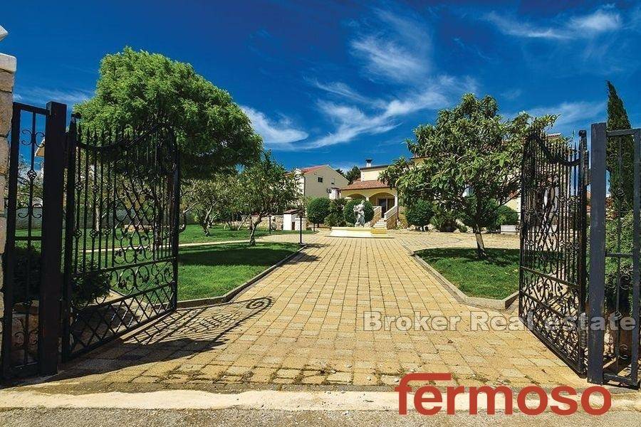 5161-30-016-5161-30-Vodice-luxury-villa-with-pool-for-sale