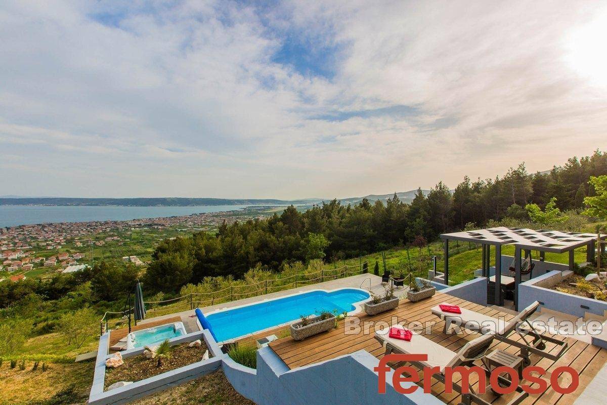 003-2031-133-kastela-luxury-villa-with-panoramic-sea-view-for-sale