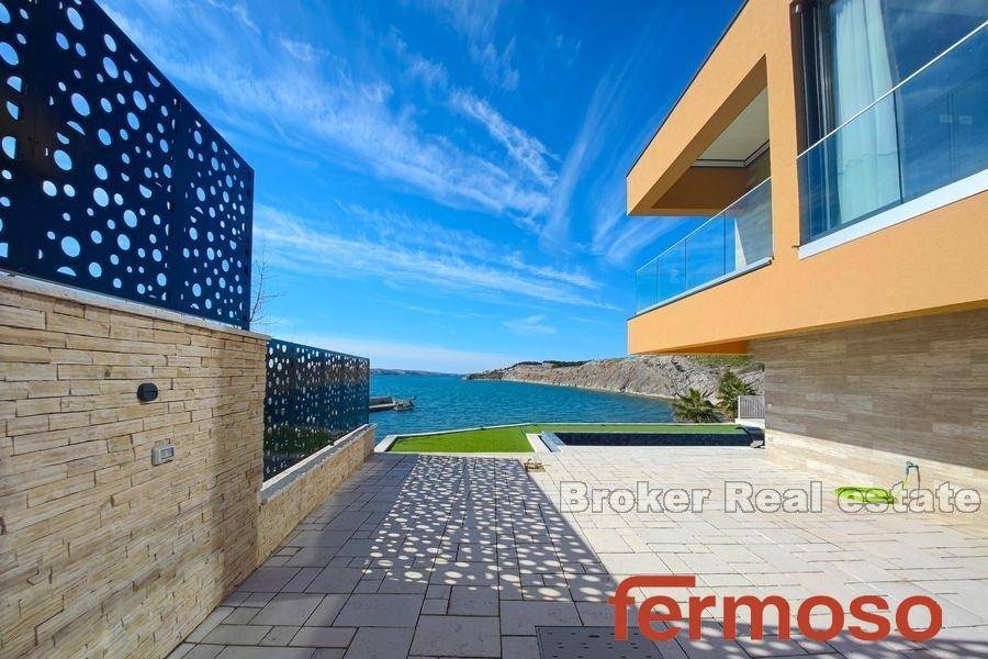 010-2021-259-Zadar-area-house-sea-front-for-sale