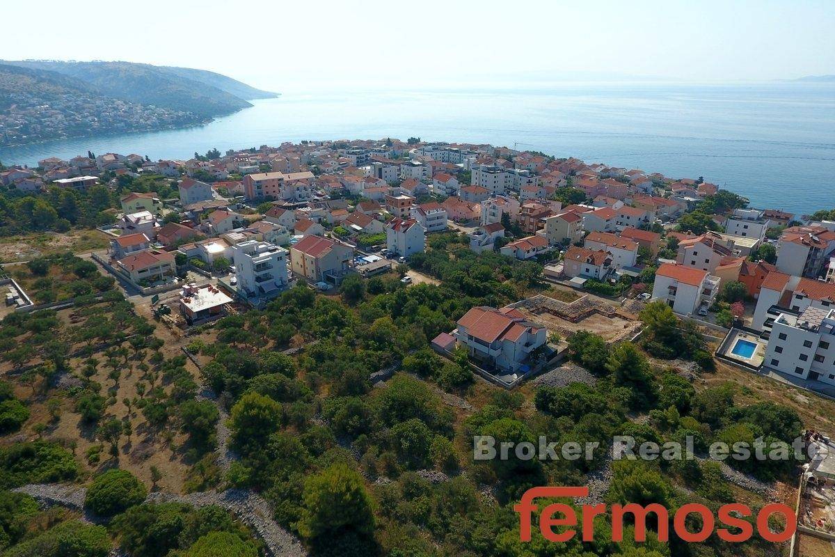 002-2035-165-island-ciovo-building-land-near-the-sea-for-sale