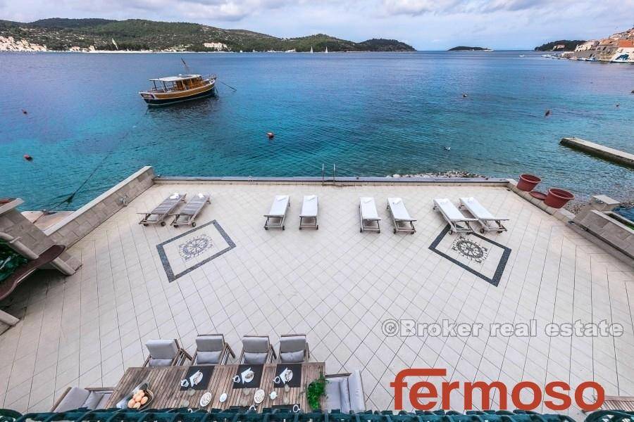 2011-81-03-2011-81-Vis-Villa-seafront-stone-for-sale2