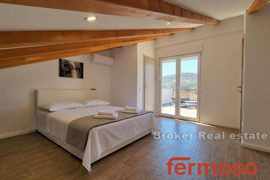 2041-64-007-2041-64-Trogir-modern-house-with-a-sea-view-for-sale