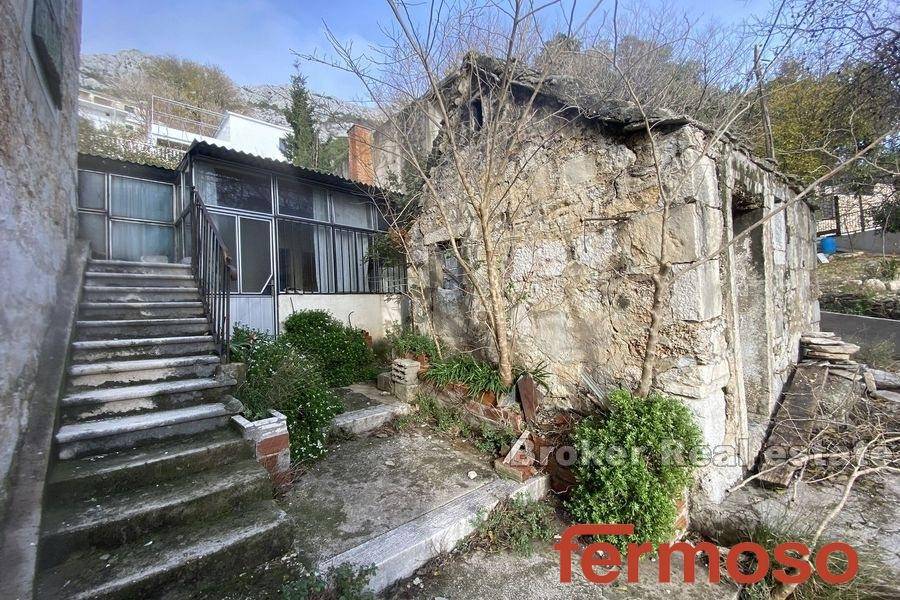 2043-51-012-2043-51-omis-stone-house-with-sea-view-for-sale