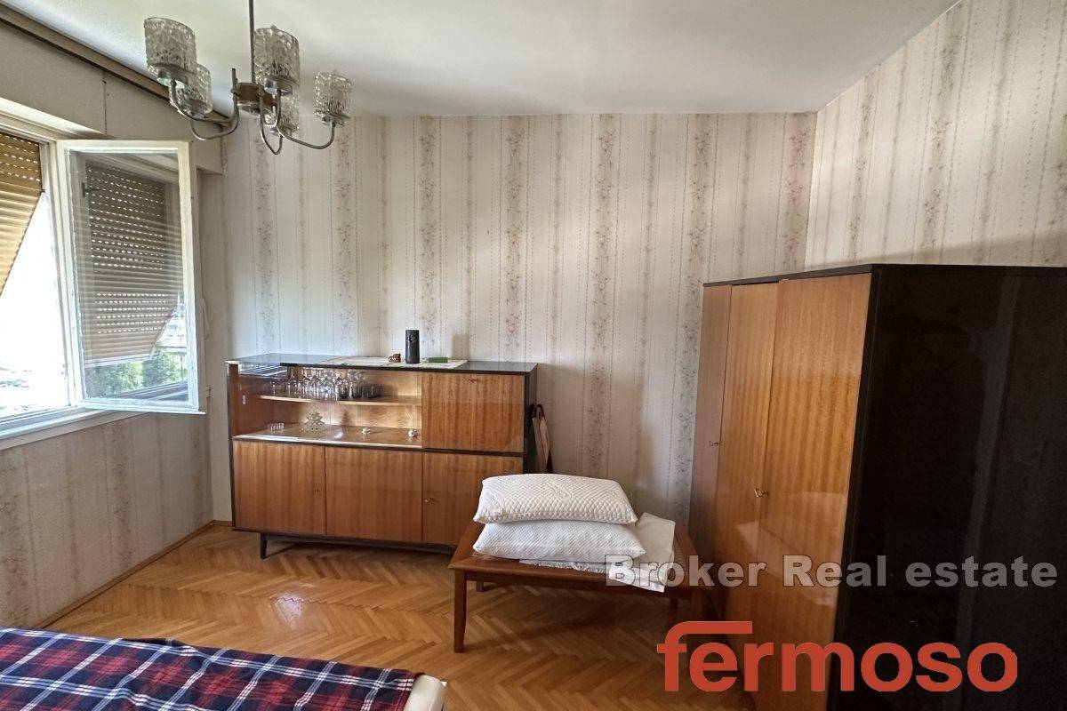 006-2045-22-Split-Two-bedroom-apartment-in-an-attractive-location-for-sale