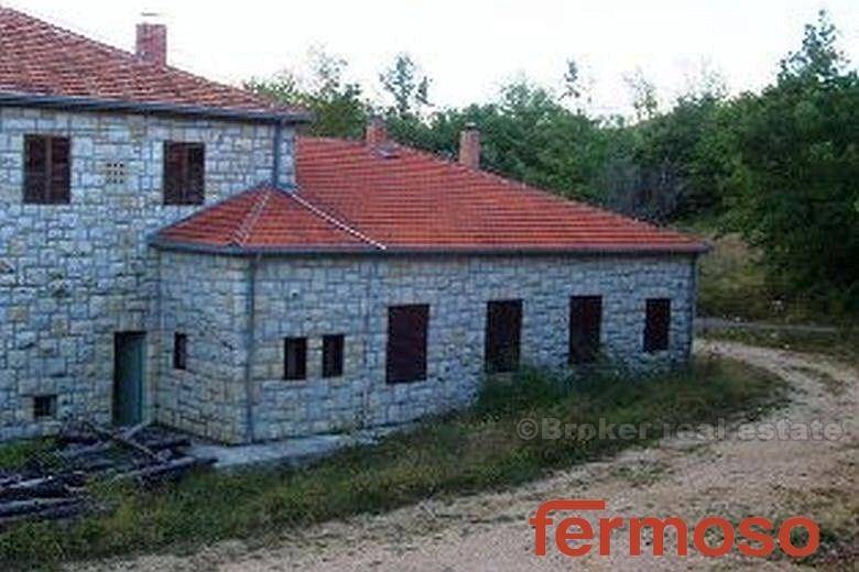 4218-30-03-4218-30-Knin-House-For-Sale