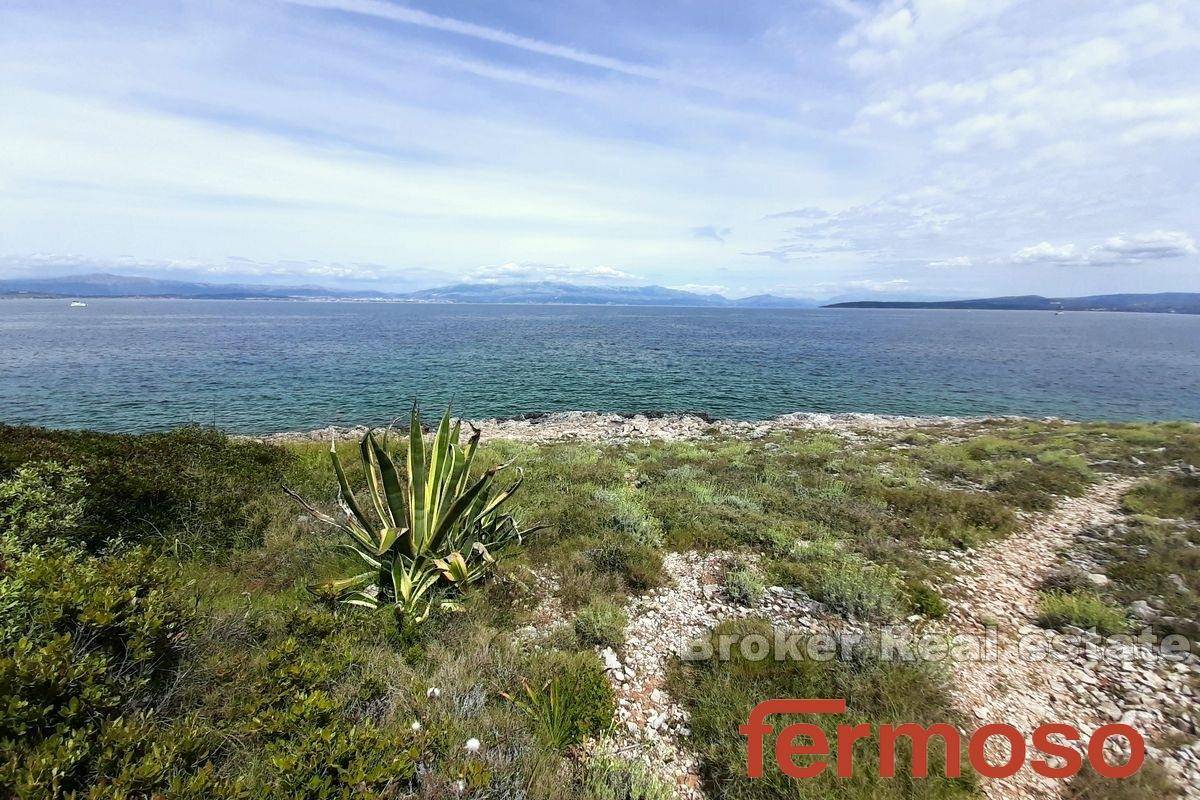 004-2016-607-island-solta-attractive-building-plot-with-sea-view-for-sale