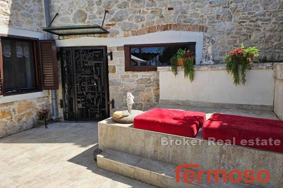 1014-22-002-1014-22-Porec-stone-house-for-sale