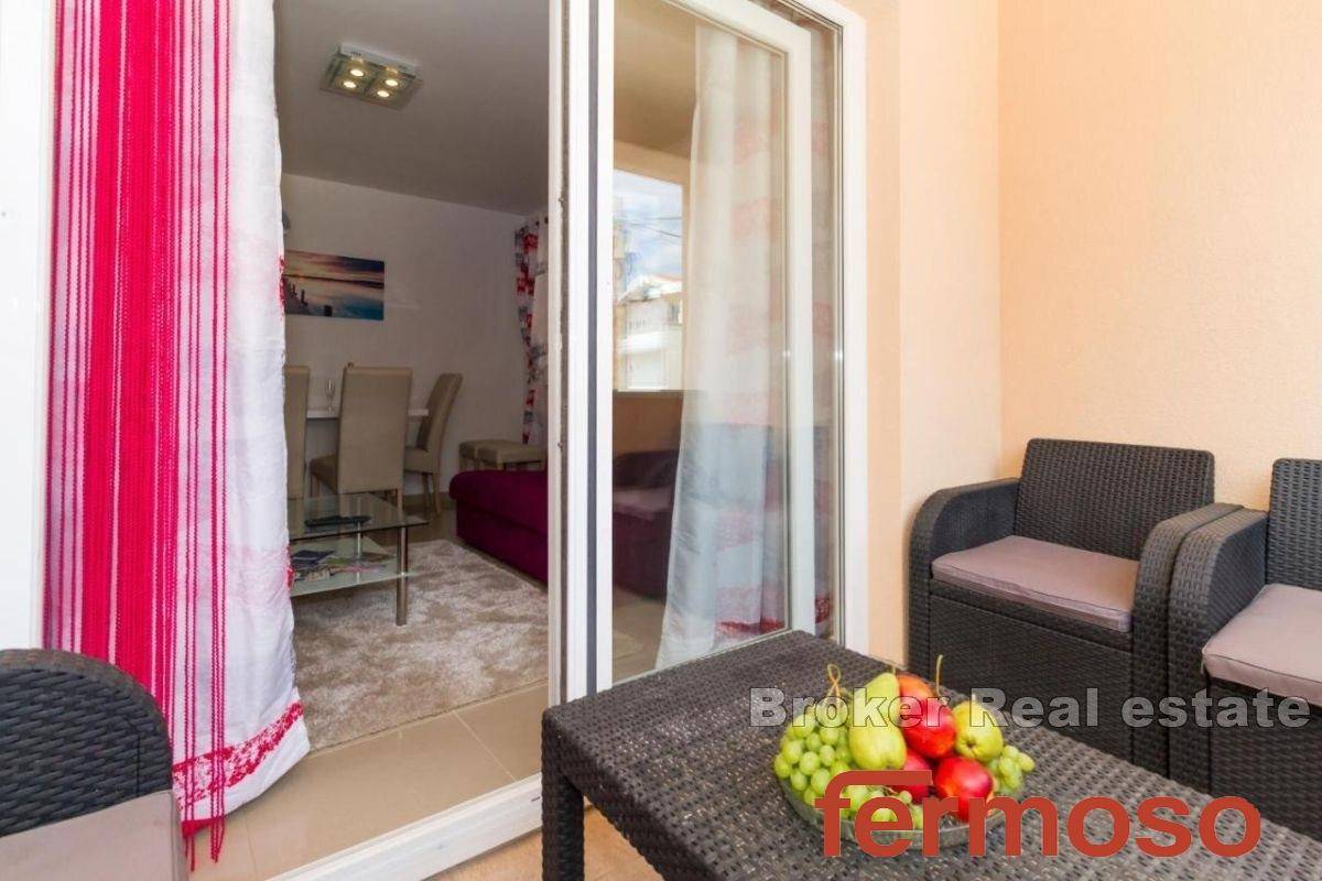 006-2044-02-Vodice-beautiful-apartment-house-located-in-the-city-center