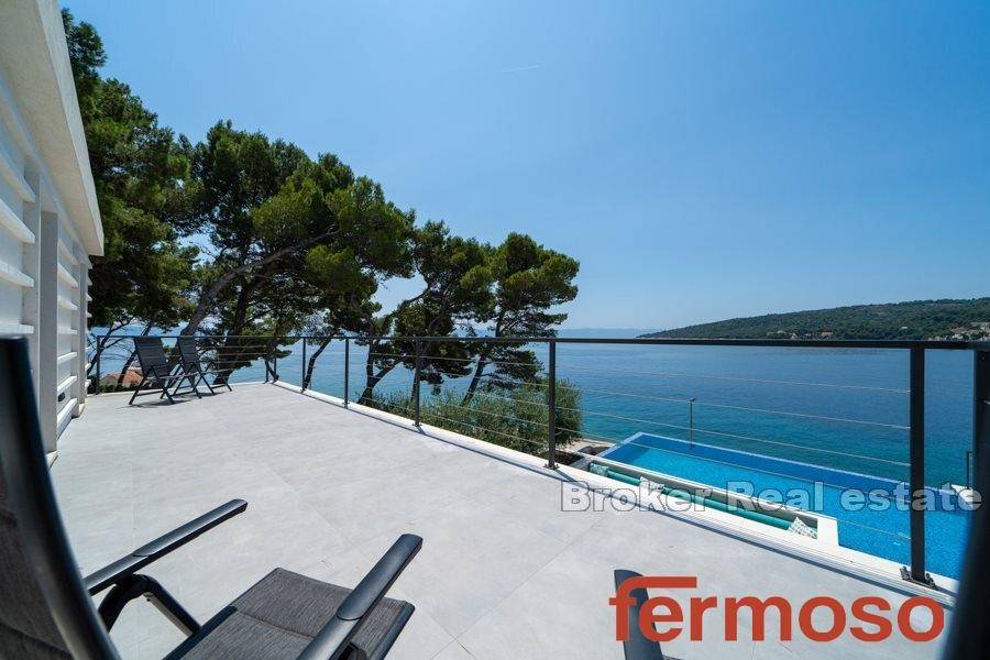 2013-68-02-2013-68-Brac-villa-first-row-for-sale