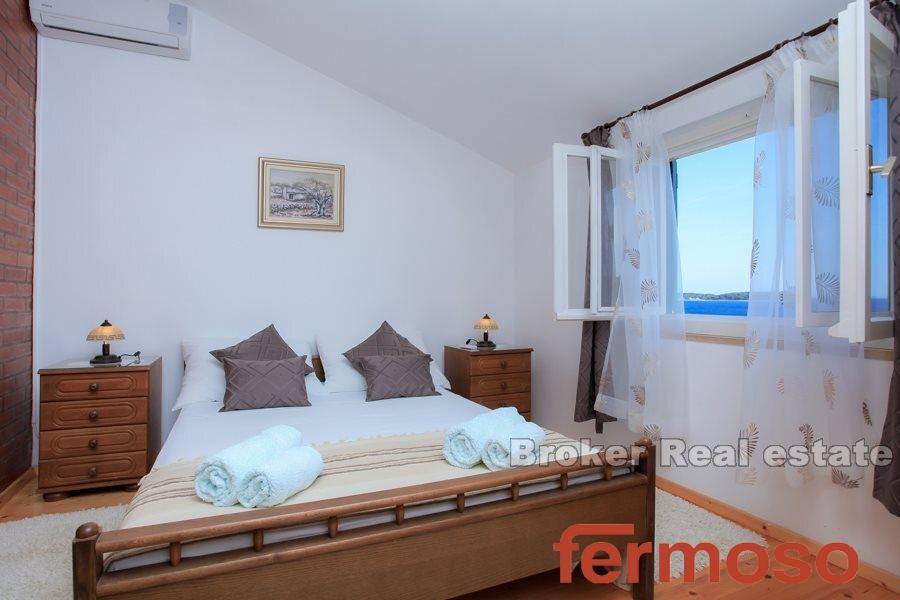 2013-77-19-2013-77-Korcula-villa-seafront-for-sale