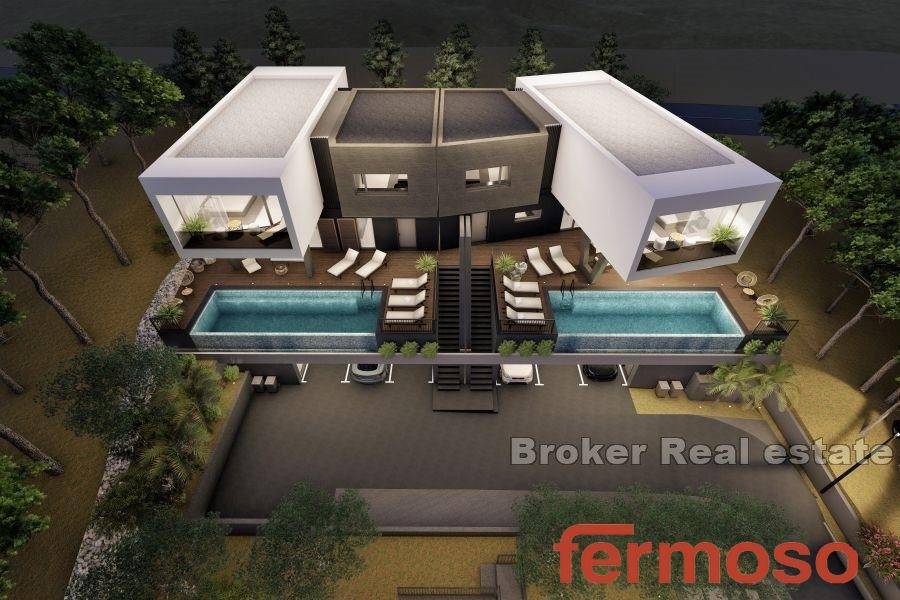 2035-122-010-2035-121-luxury-villa-with-pool-for-sale