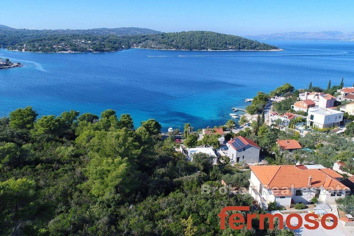 004-2031-111-Island-of-Solta-Building-land-with-a-sea-view-for-sale